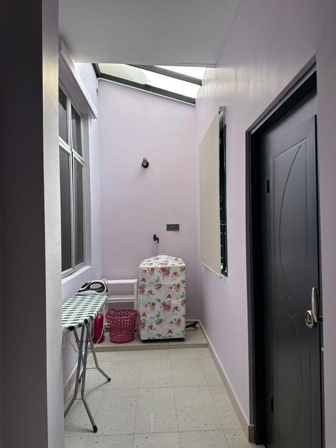 Naurah Homestay Kulai Mslim Only Luaran gambar