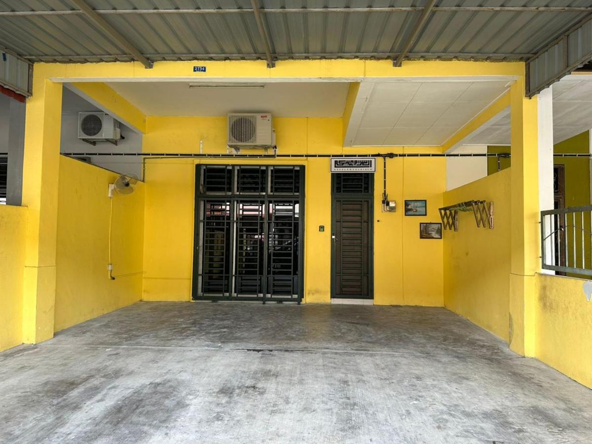 Naurah Homestay Kulai Mslim Only Luaran gambar