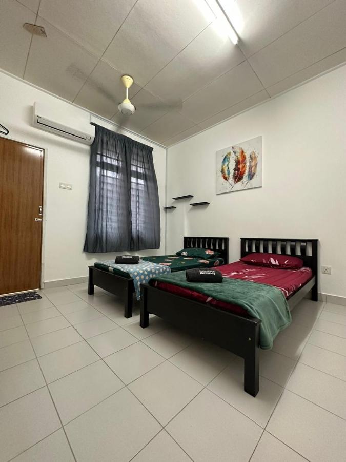 Naurah Homestay Kulai Mslim Only Luaran gambar